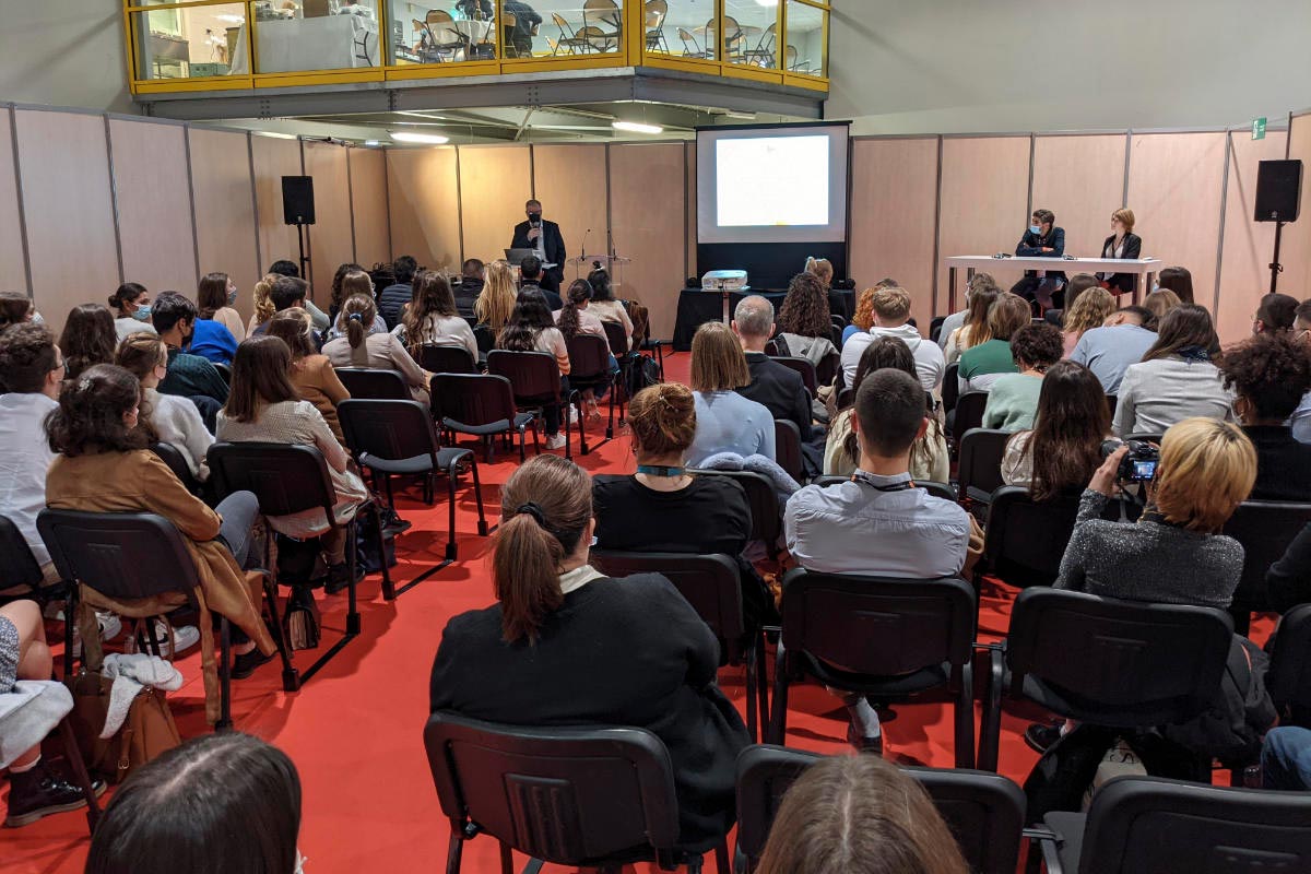 Public assistant à une conférence au salon VS Pack de Cognac