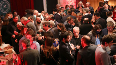 Crowds in an aisle of the VS Pack exhibition in Cognac